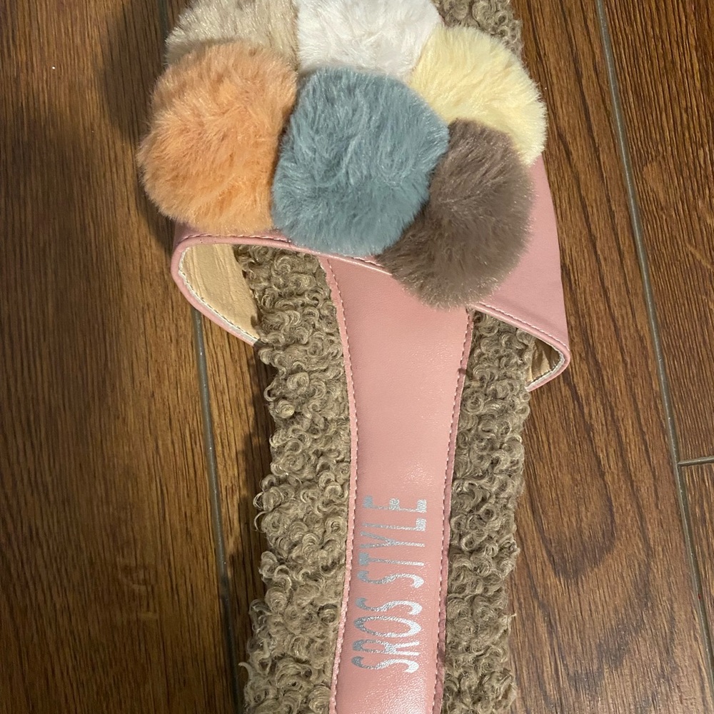 Slippers - Picture 5 of 5